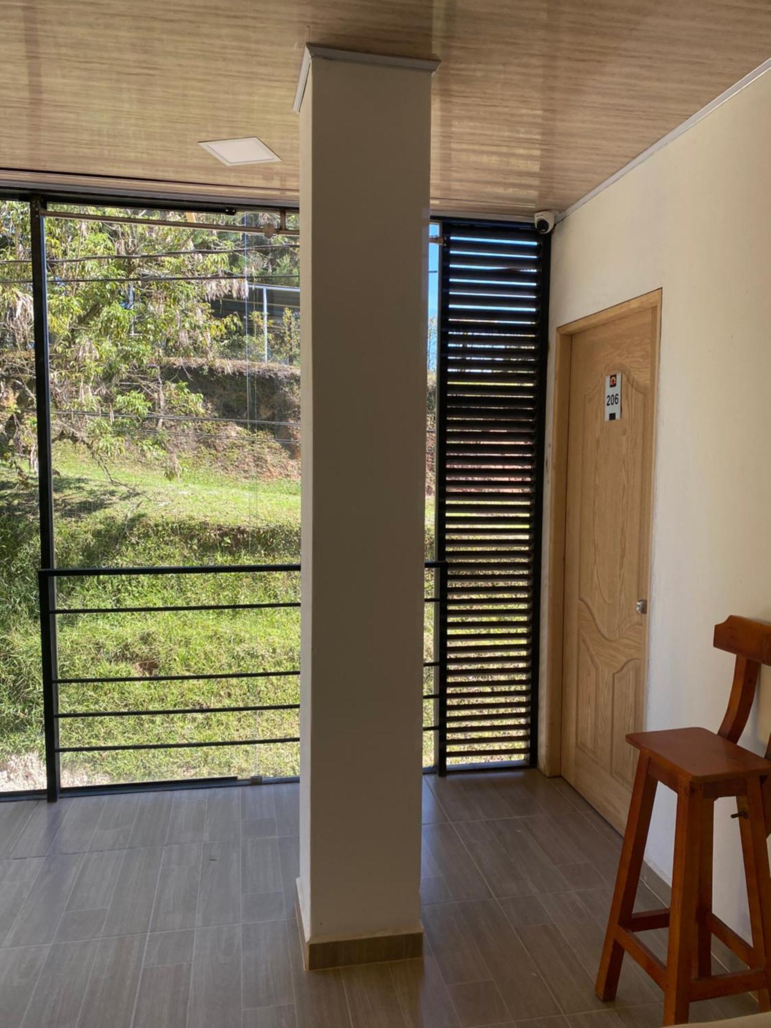 Oak Tree House Guest House Guatape Exterior photo